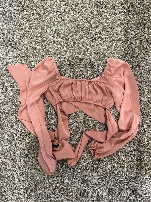 Nordstrom long sleeve satin crop top - Image 4