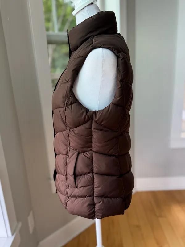 GAP Chocolate Brown Puffer Vest Size Small - Image 2