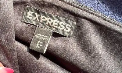 Express Crop Top - Image 6