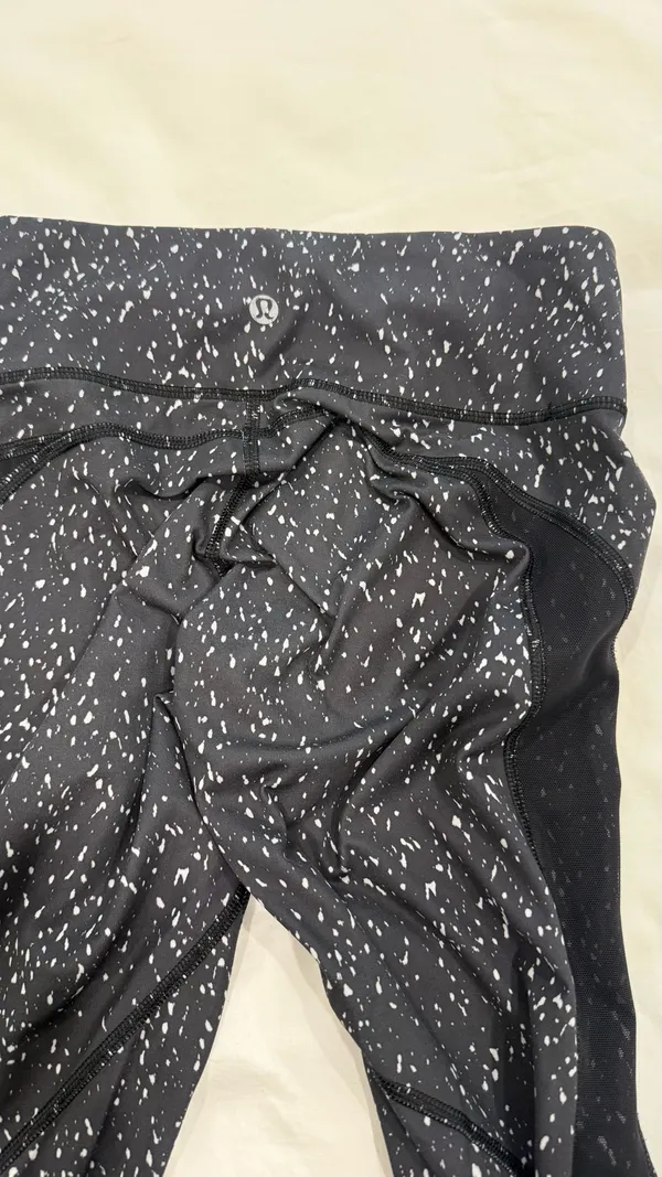 Lululemon Leggings sz 4 - Image 2