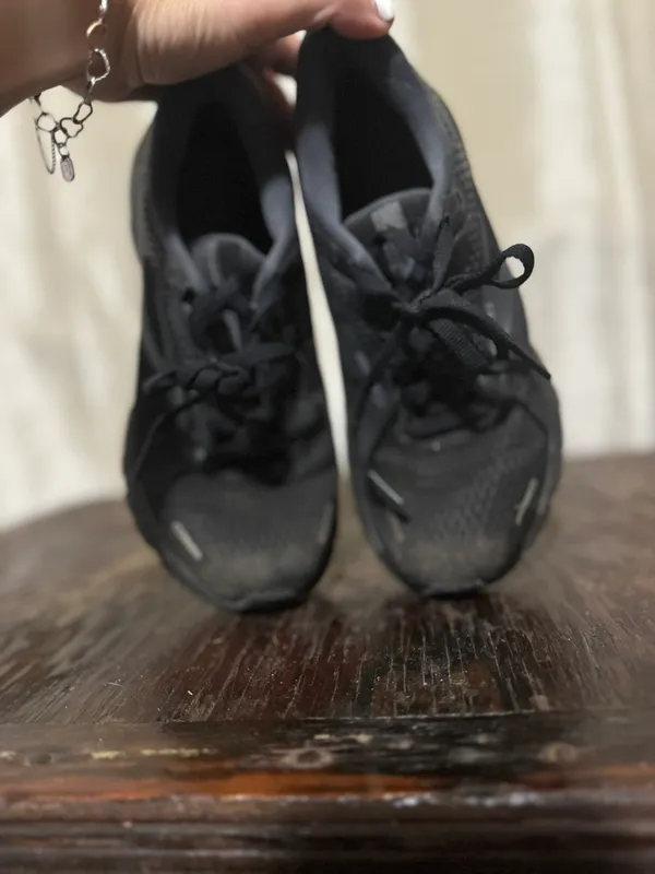 Brooks - Image 2
