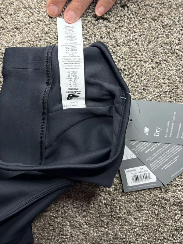 New Balance Sports Bra Black XS - Image 3