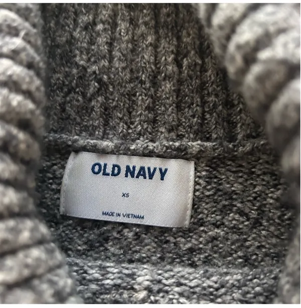 Old Navy Sweater - Image 5