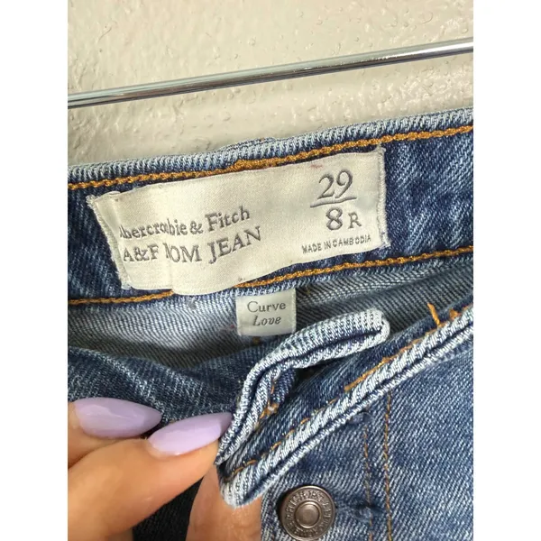 Abercrombie & Fitch Curve Love Mom Jeans 29 8R Medium Wash Distressed Button Fly - Image 2