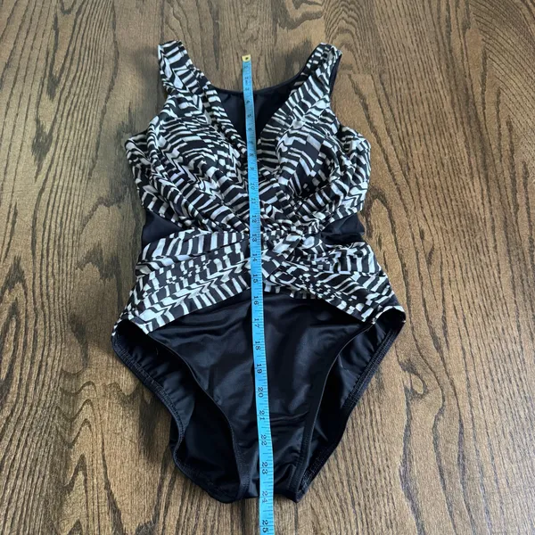 Miraclesuit Illusionist Palm One Piece Swim Suit Black White Zebra Womens Size 6 - Image 8