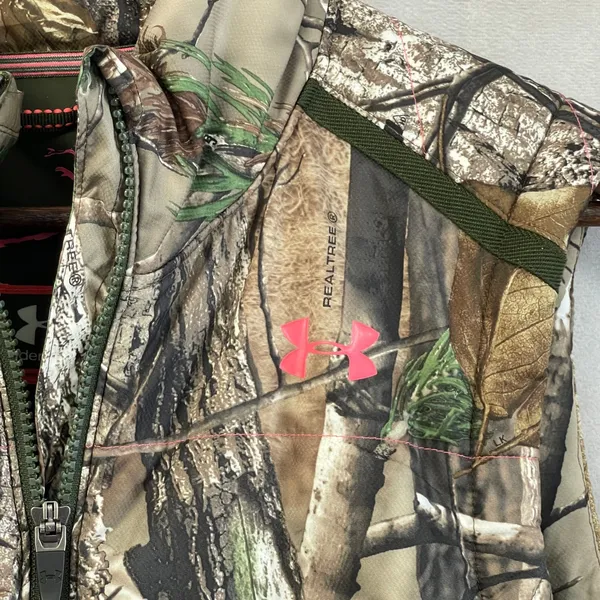 Under Armour Women Realtree Camo Puffer Vest Size M Outdoor Utility Nature Woods - Image 4