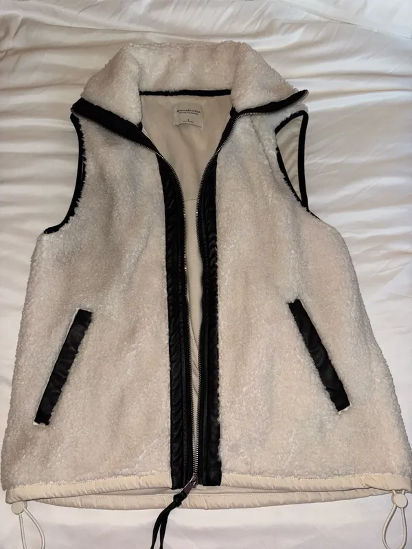Abercrombie Cinched Cocoon Vest - Image 4
