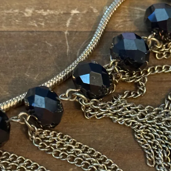 Gold tone multi strand black faceted bead fringe necklace - Image 3