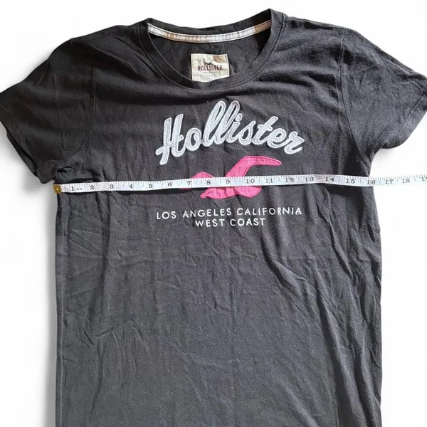 Y2K Hollister Co. black t-shirt with white 'Hollister' text and pink logo - Image 3