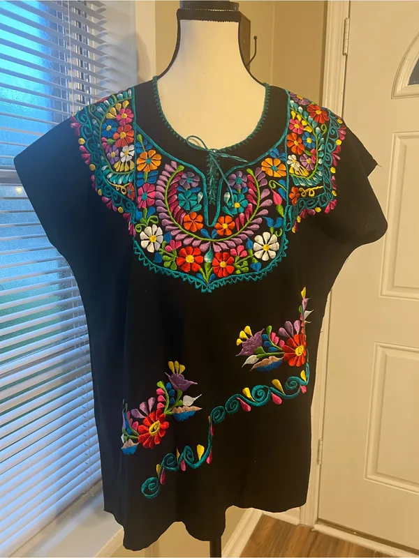 Mexican Embroidered Floral Black Huipil Blouse Folk Art Top Large - Image 2