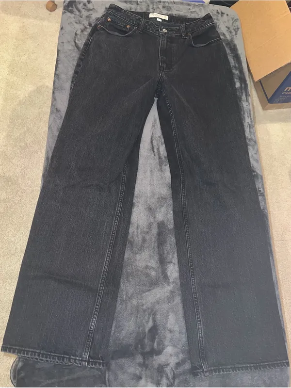 Abercrombie Curve Love High Rise 90s Relaxed Jean in Washed Black Size 28 (6 Regular) - Image 4