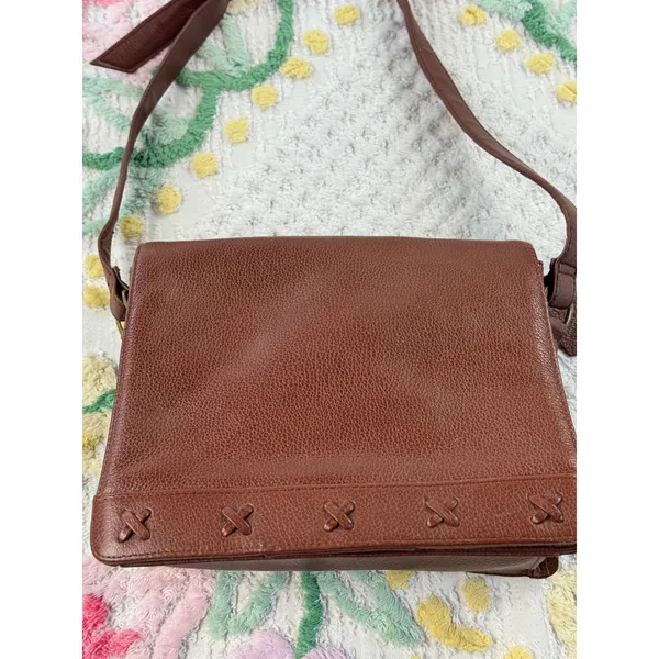 Vintage Brown Pebbled Leather Crossbody Bag Whipstitch Detail Adjustable Strap - Image 2