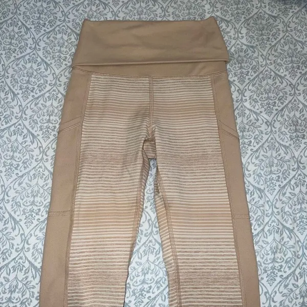 NWOT Offline by Aerie fold over hi rise leggings hugger nude tan size XS - Image 5