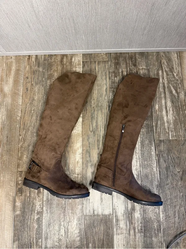 Bass Women's Brown Knee-High Boots - Classic Riding Style - Image 6