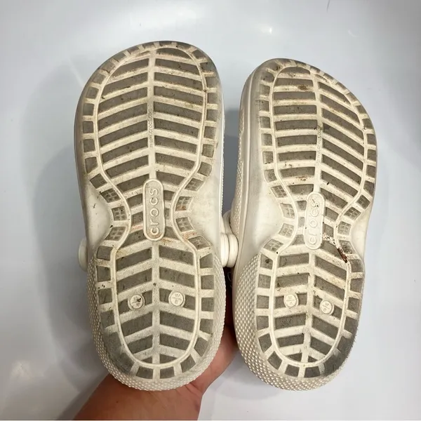 Crocs lined clogs‎ originals size 6 white - Image 7