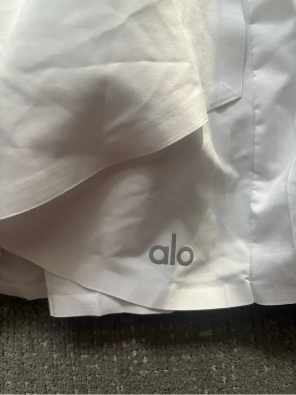ALO Yoga White Pleated Skirt - Image 4