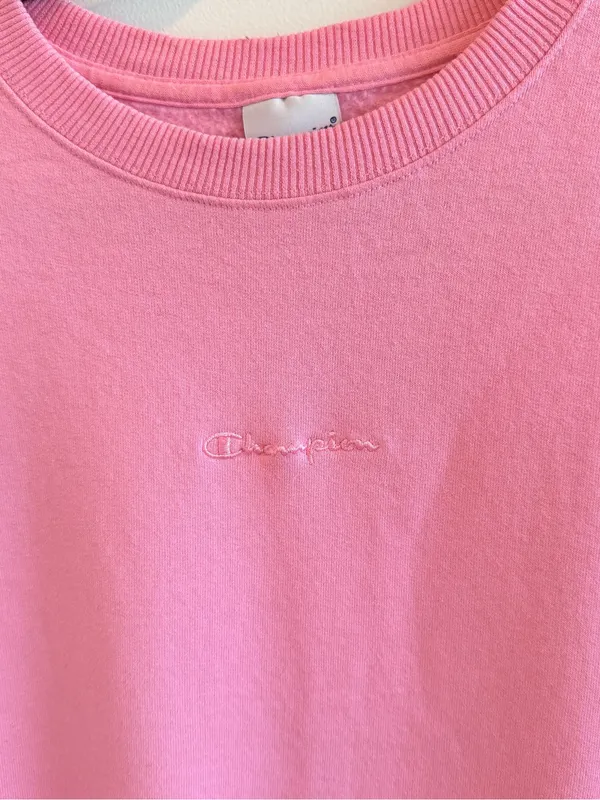 Champion Bubblegum Pink Embroidered Middle Logo Crewneck Sweatshirt - Image 4