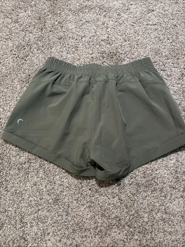 Zyia shorts size small - Image 2
