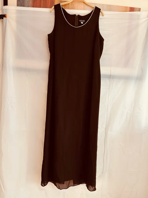 Onyx Nite Brown Sleeveless Maxi Dress - Image 3