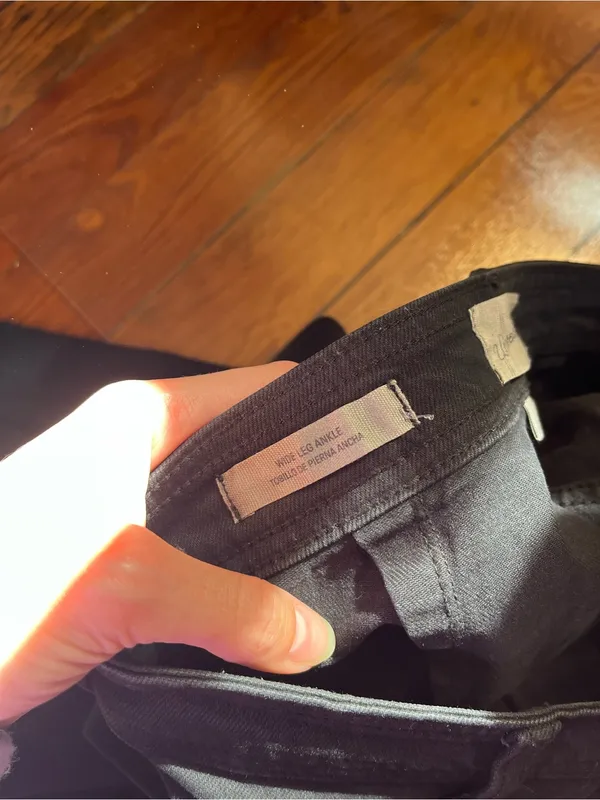 Universal Threads Wide Leg Ankle Black Jeans - Image 6