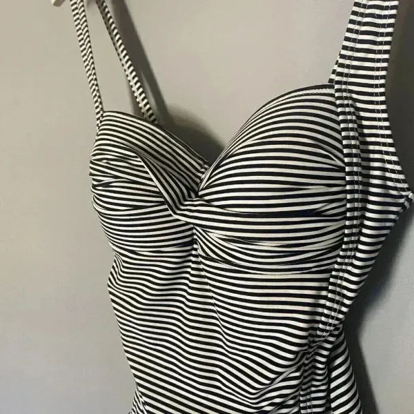 NIPTUCK SWIM Joanne One-Piece Swimsuit Size 6 Sorrento Black &‎ White Stripe - Image 6