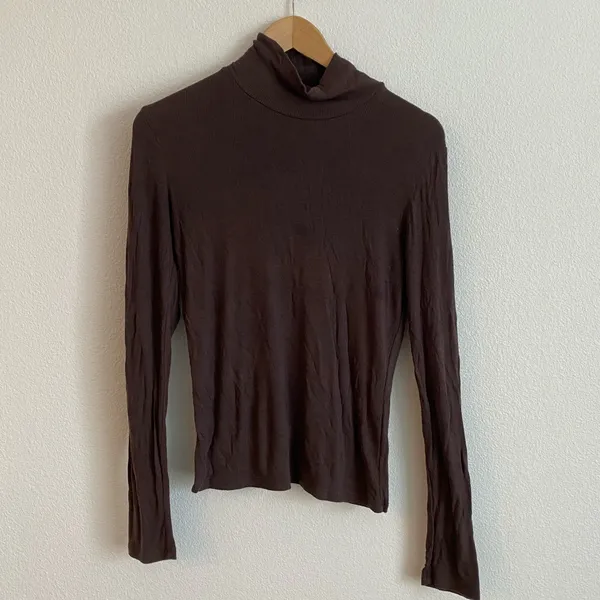 Wilfred Women's Brown Turtleneck Soft Night Sleep Rayon Shirt - Medium - Image 3