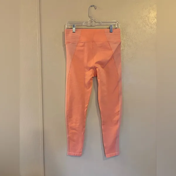 NWOT OFFLINE By Aerie Seamless High Waisted Two Tone Leggings sz L - Image 2