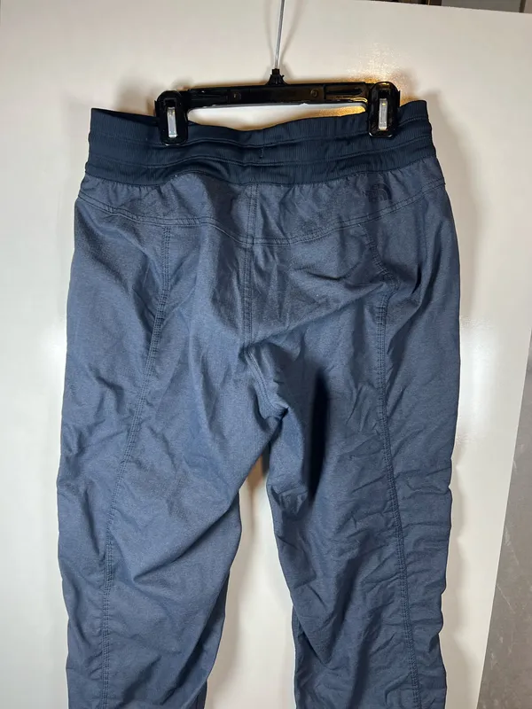 The North Face Women’s Medium Capri Pants Outdoor blue - Image 4