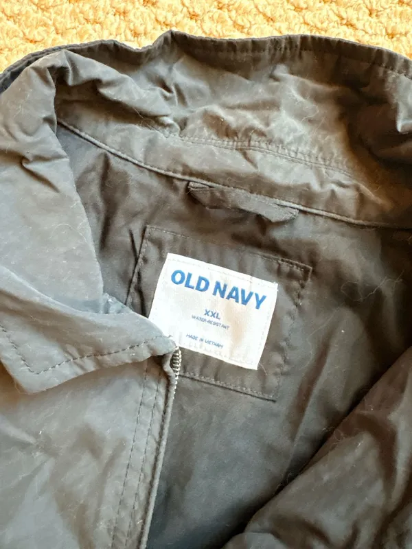 Old Navy Jacket - Image 3