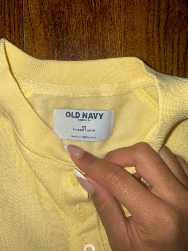 Old Navy Top - Image 2