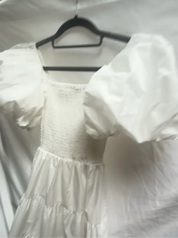 Petal & Pup - ANNETTE PUFF SLEEVE SHIRRED MIDI DRESS - WHITE XS - Image 7