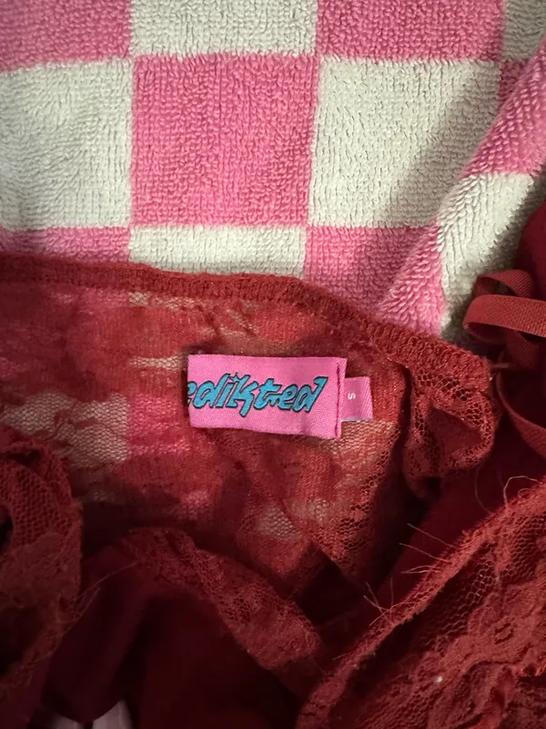 Edikted Red Top Lace - Image 2