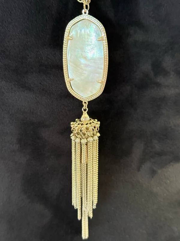 Kendra Scott Gold-Tone Cream Stone Tassel Necklace - Image 5