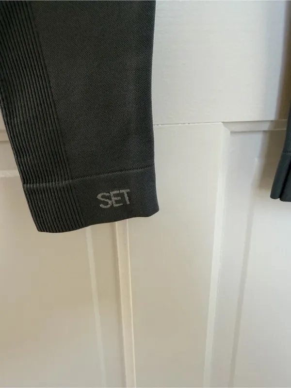 SET Active Gray‎ Seamless High Rise Leggings Size Small - Image 3
