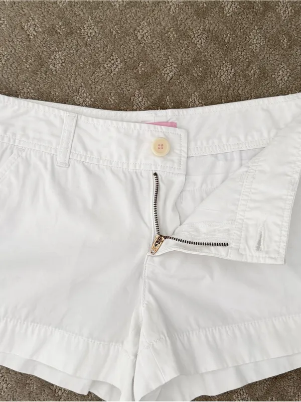 Lilly Pulitzer Solid White Flat Front Low Rise Chino Shorts 2 2.5 Inch Inseam - Image 3