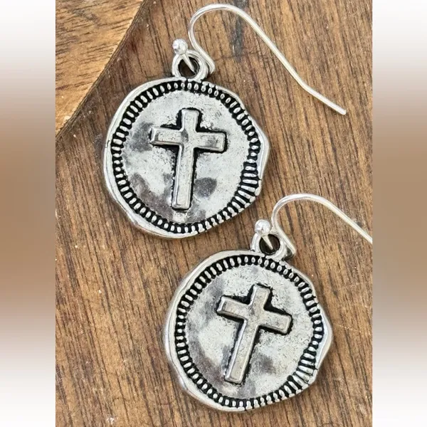 Western Chic Cross Etched Silver tone Dangle Earrings. Wax Seal Cross - Image 3