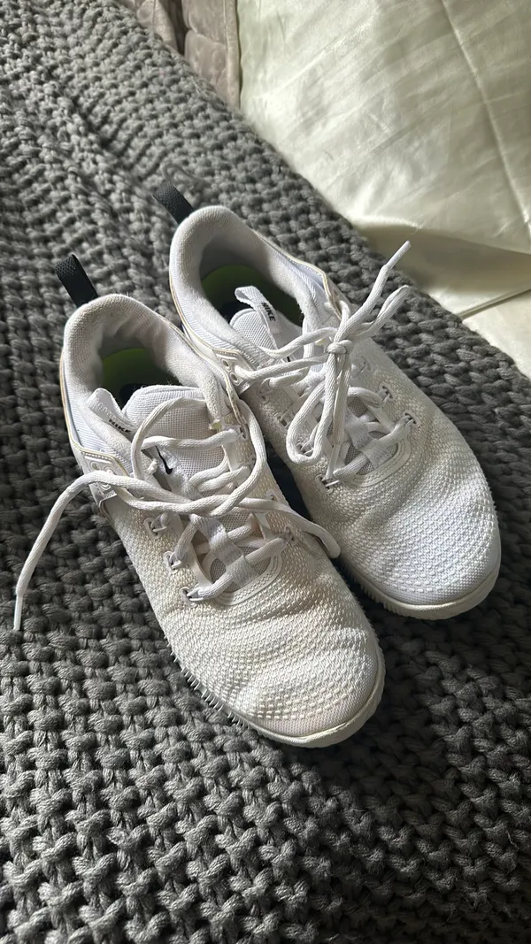 Volleyball Shoes - Image 3