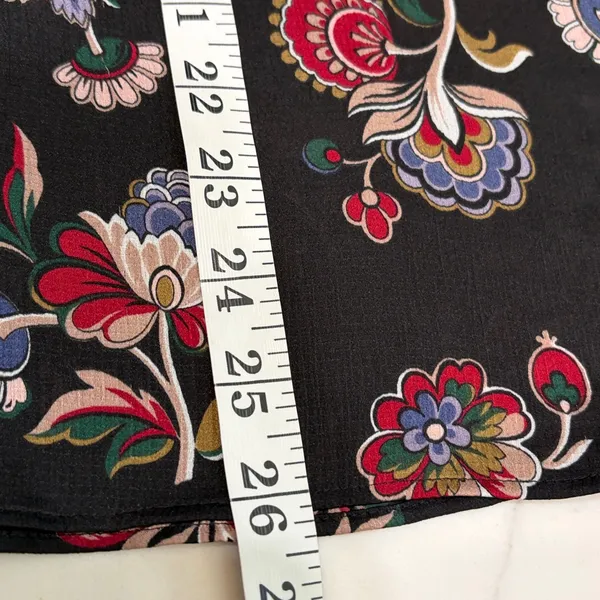 Ann Taylor long sleeve black with floral design blouse - Image 6