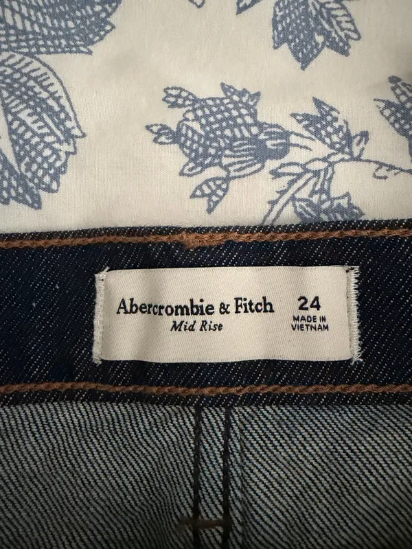 Abercrombie Denim Mid Rise Skirt - Image 3