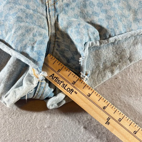 743 | Levi's‎ 501 150th Anniversary Cheetah Print Denim Cutoff Shorts 30 - Image 5