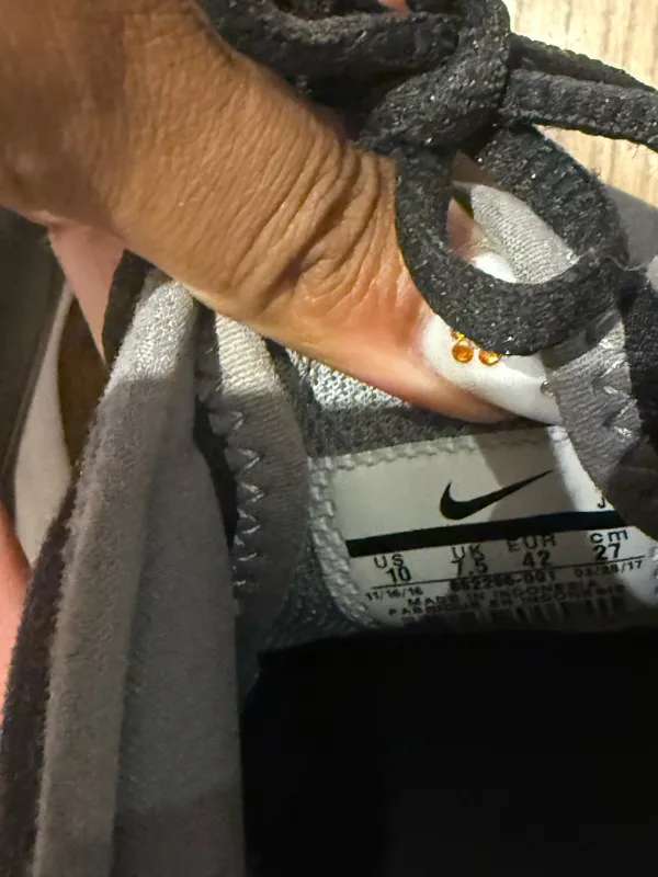 Women’s Nike Lightweight Black Sneakers - Image 7