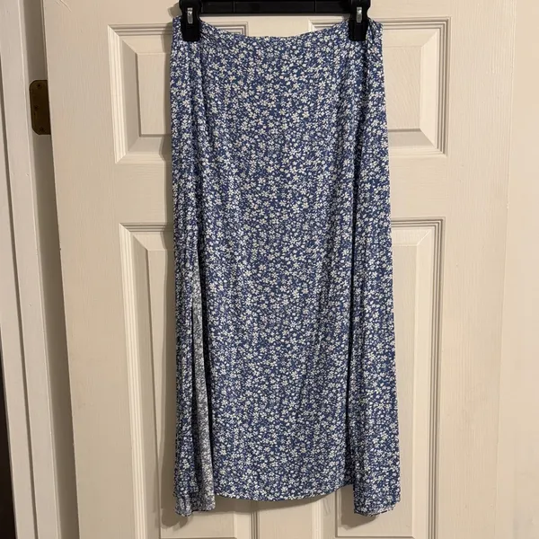 SheIn Blue Floral Midi Skirt - Image 3