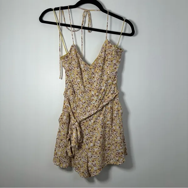 Abercrombie & Fitch Women’s Yellow Floral Halter Shorts Romper Size XS - Image 3