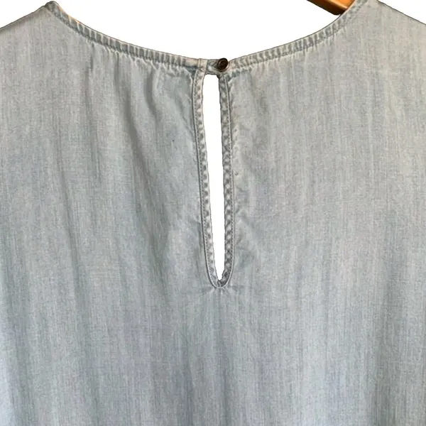 Life in Progress Shift Dress Women Medium Chambray Raw Hem Beachy Light Wash - Image 7