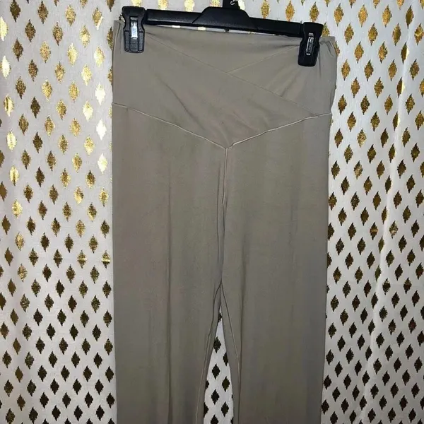 Aerie offline flared leggings hi rise flare real me long inseam tan size XL - Image 2