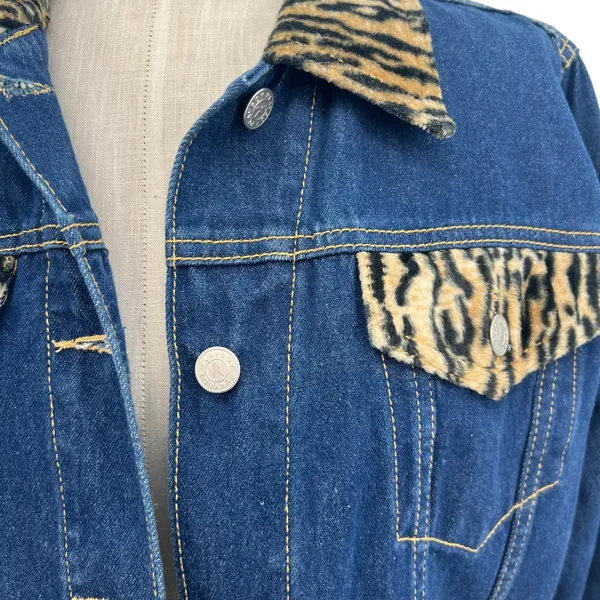 Vintage Playboy Leopard Trim Denim‎ Jacket Y2K Cropped Jean Jacket Size Large - Image 5