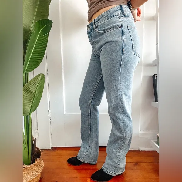 ZARA // light wash mid rise jeans straight leg - Image 2