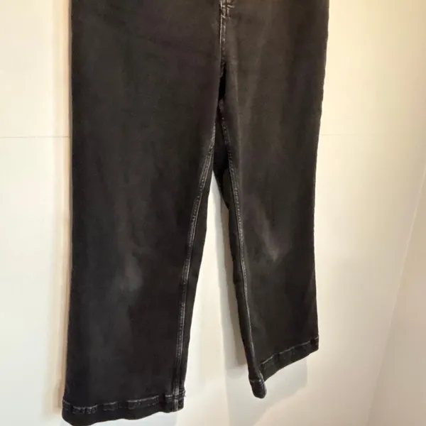 Anthropologie Pilcro Faded Black Wide Leg Jeans - size 31 - Image 4
