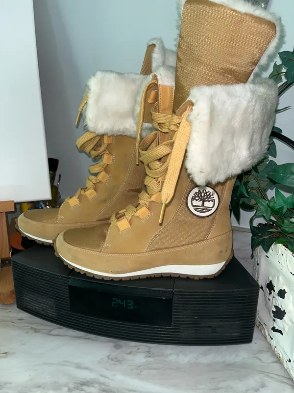 Timberland Boots Women’s size 6 - Image 7