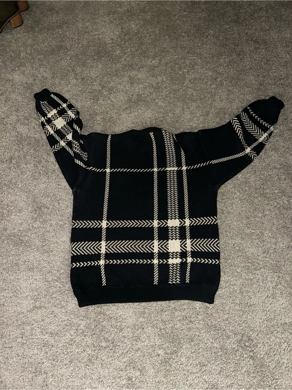 Vintage Lizwear Plaid Crewneck Sweater in Black and white - Image 4
